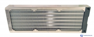 AQUACOMPUTER AIRPLEX_RADICAL_2_ALUMINIUM_01_Large