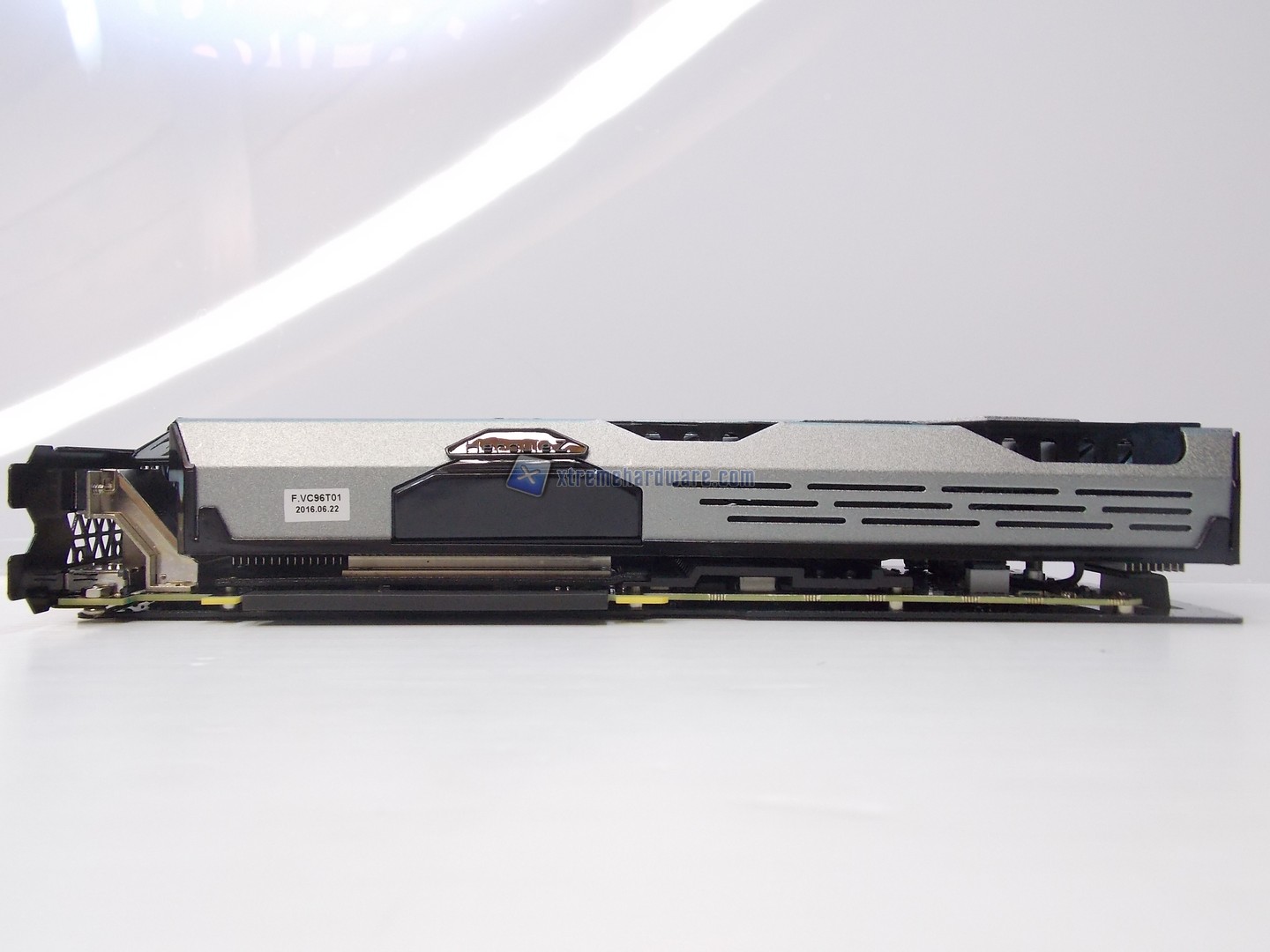 1070 Ichill X4 00021