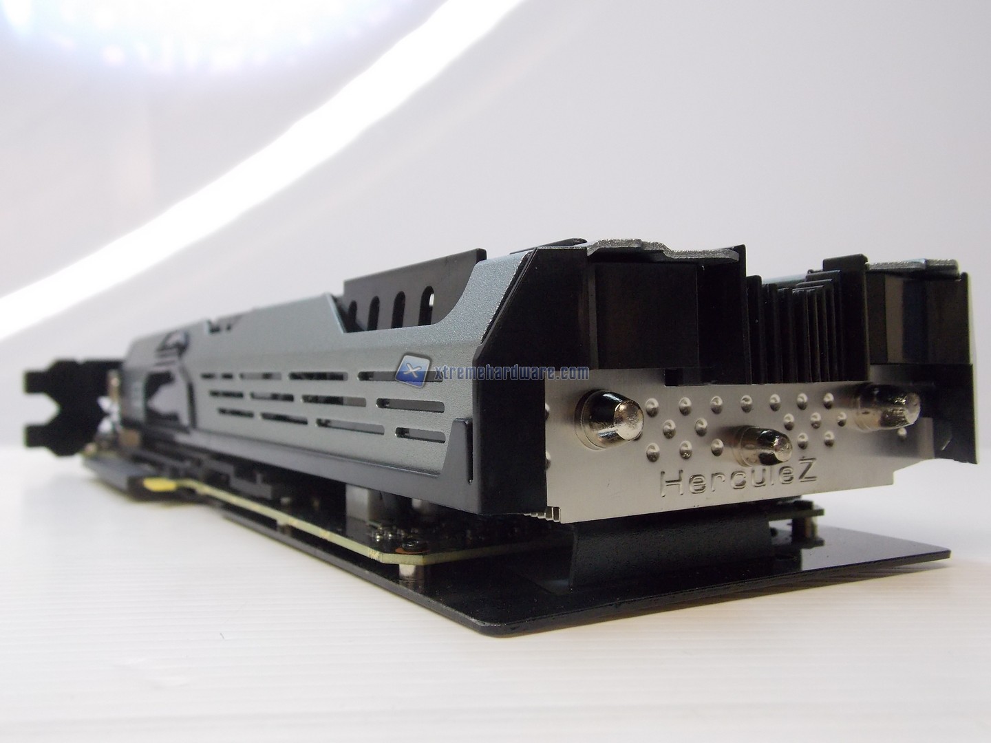 1070 Ichill X4 00022
